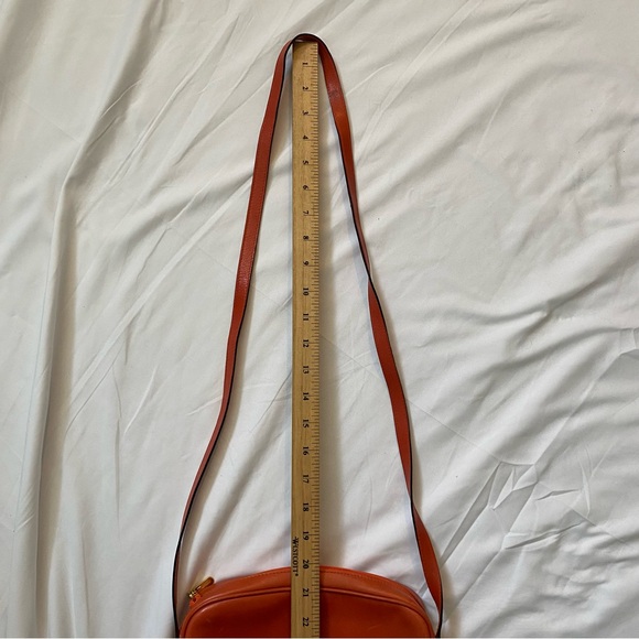 Vintage Authentic Salvatore Ferragamo Orange Leather Crossbody Shoulder Bag - Picture 8 of 8